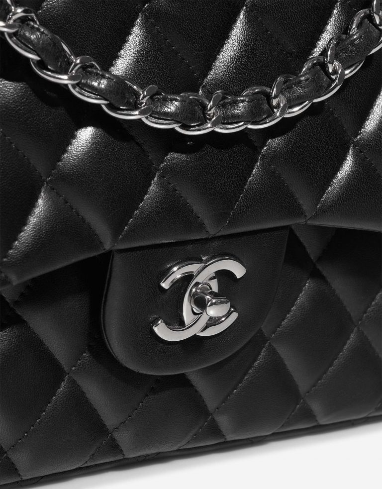 Chanel Timeless Jumbo Black Closing System  | Sell your designer bag on Saclab.com
