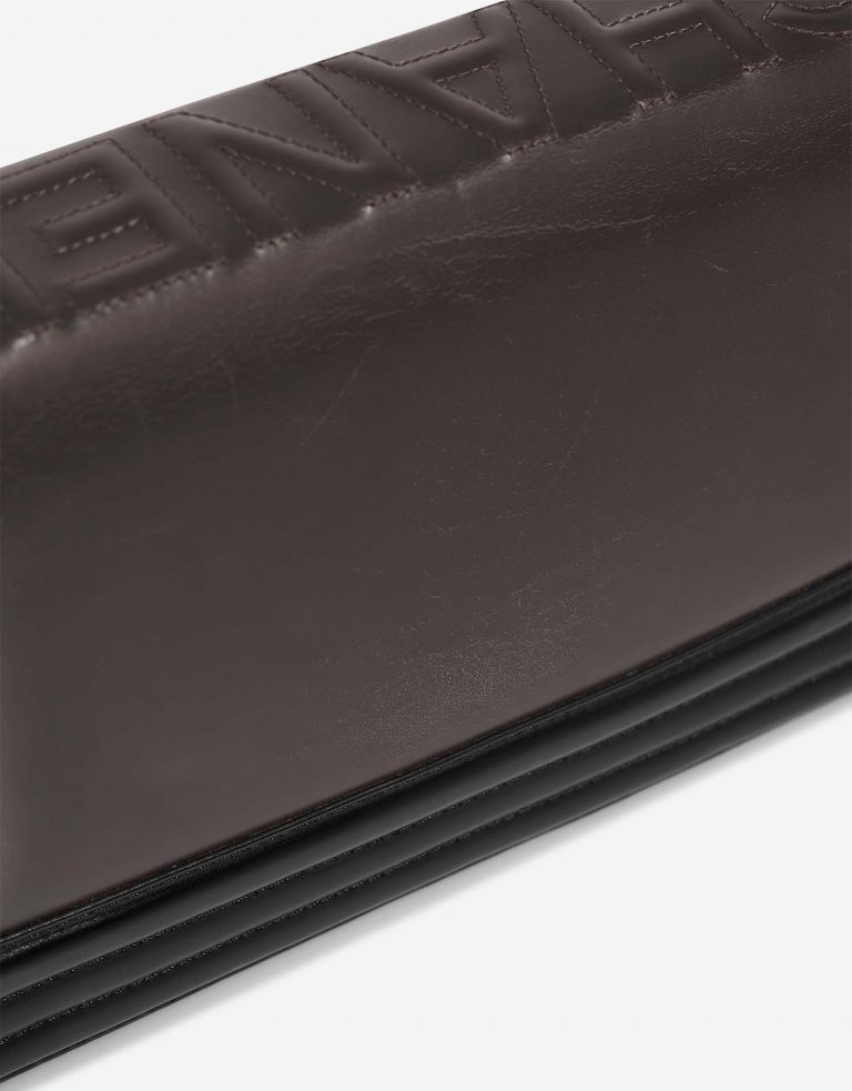 Chanel Boy OldMedium Black-Grey signs of wear 1 | Sell your designer bag on Saclab.com