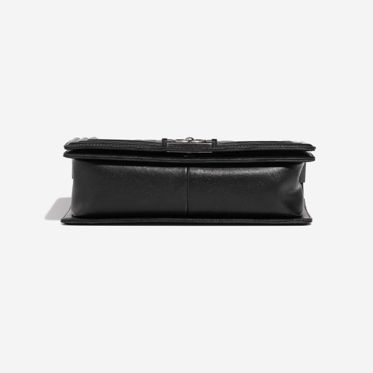 Chanel Boy OldMedium Black Bottom  | Sell your designer bag on Saclab.com