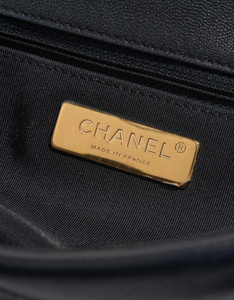 Chanel 19 Large Navy Logo  | Sell your designer bag on Saclab.com