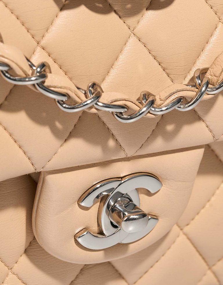 Chanel Timeless Medium Beige Closing System  | Sell your designer bag on Saclab.com