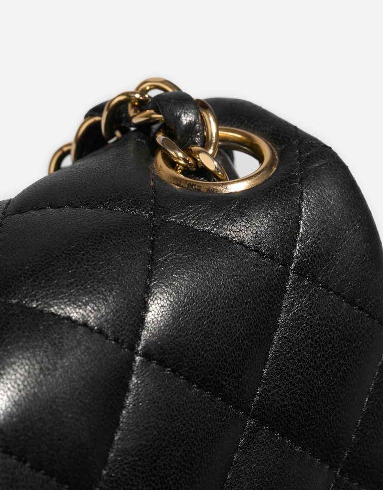 Chanel Timeless MiniSquare Black signs of wear 1 | Sell your designer bag on Saclab.com