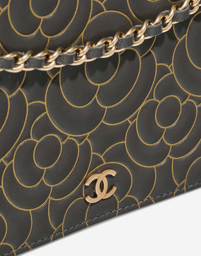 Chanel WalletOnChain DarkGrey-Gold Closing System  | Sell your designer bag on Saclab.com