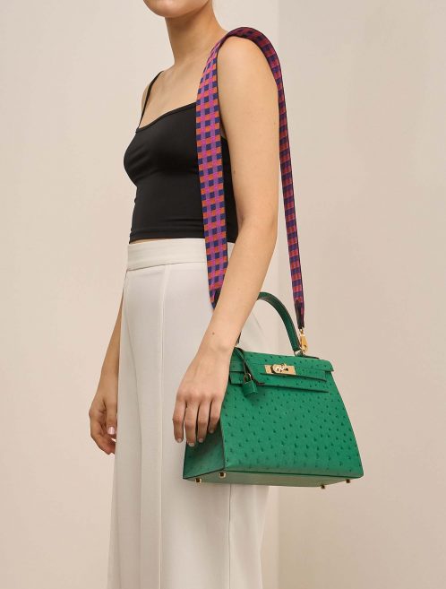 Hermès Strap BleuSaphir-Anemone-Capucine-Noir on Model | Sell your designer bag on Saclab.com
