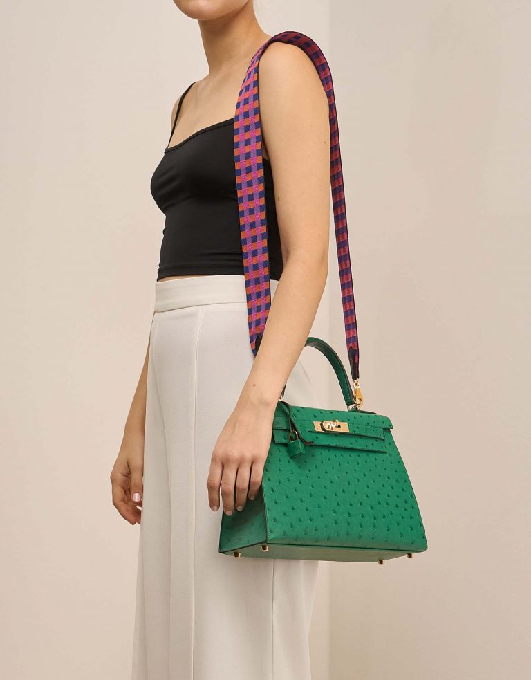 Hermès Strap BleuSaphir-Anemone-Capucine-Noir on Model | Sell your designer bag on Saclab.com