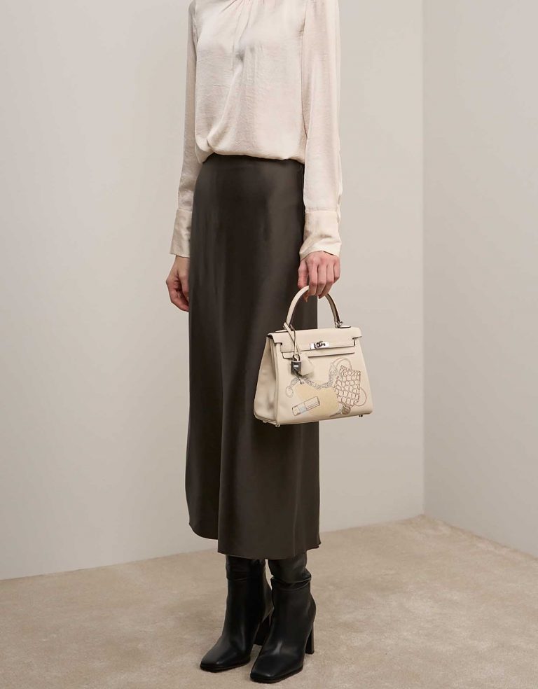 Hermès KellyInAndOut 25 Nata Front  | Sell your designer bag on Saclab.com