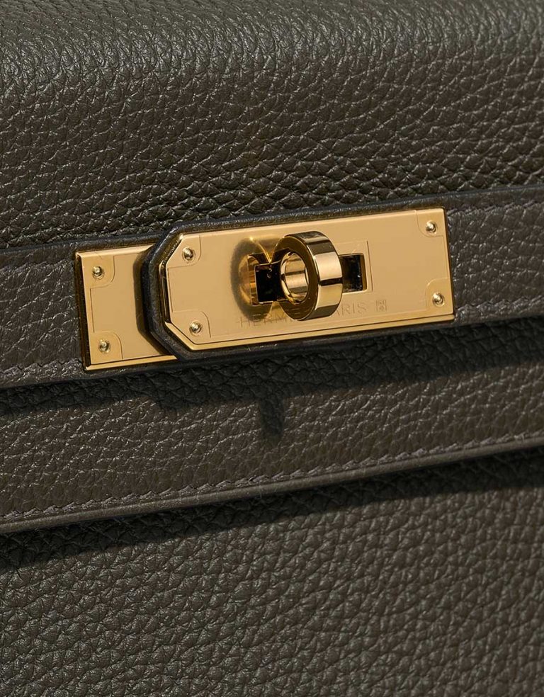 Hermès Kelly 28 VertDeGris Closing System  | Sell your designer bag on Saclab.com