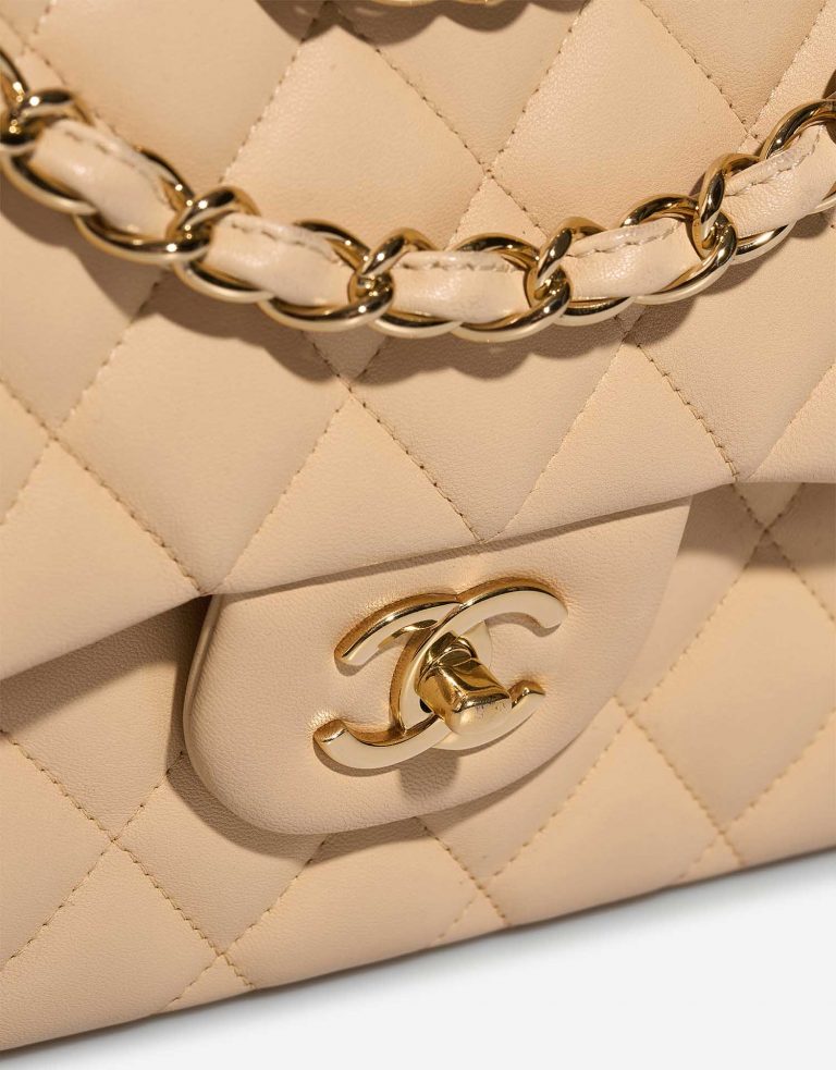 Chanel Timeless Jumbo Beige Closing System  | Sell your designer bag on Saclab.com