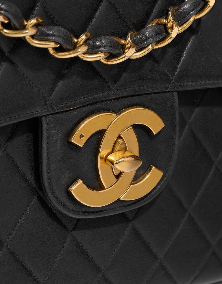 Chanel Timeless Jumbo Black Closing System  | Sell your designer bag on Saclab.com