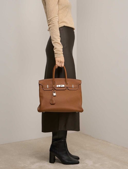 Hermès Birkin 35 Togo Gold on Model | Sell your designer bag