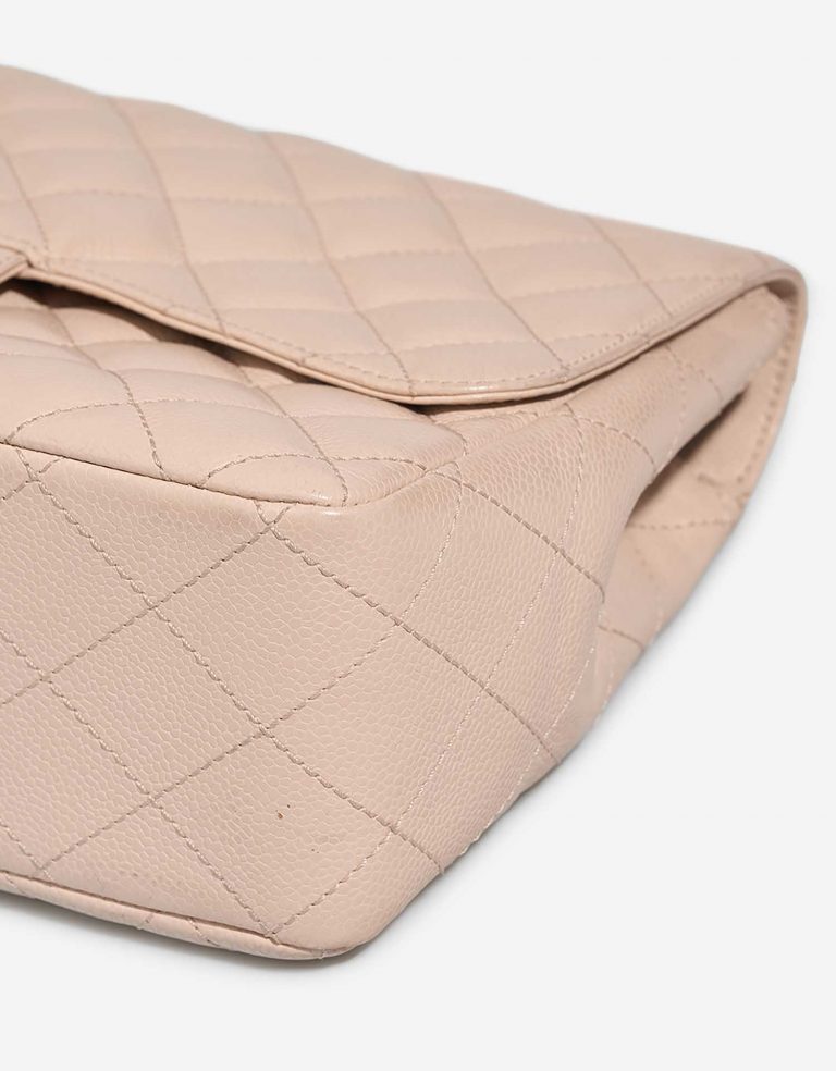 Chanel Timeless Jumbo Cream signs of wear | Sell your designer bag on Saclab.com