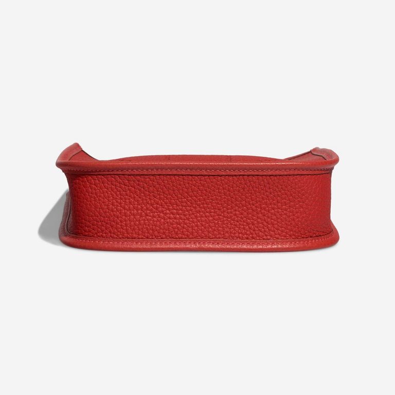Hermès Evelyne 16 RougeVermillon-RougeVif Bottom  | Sell your designer bag on Saclab.com