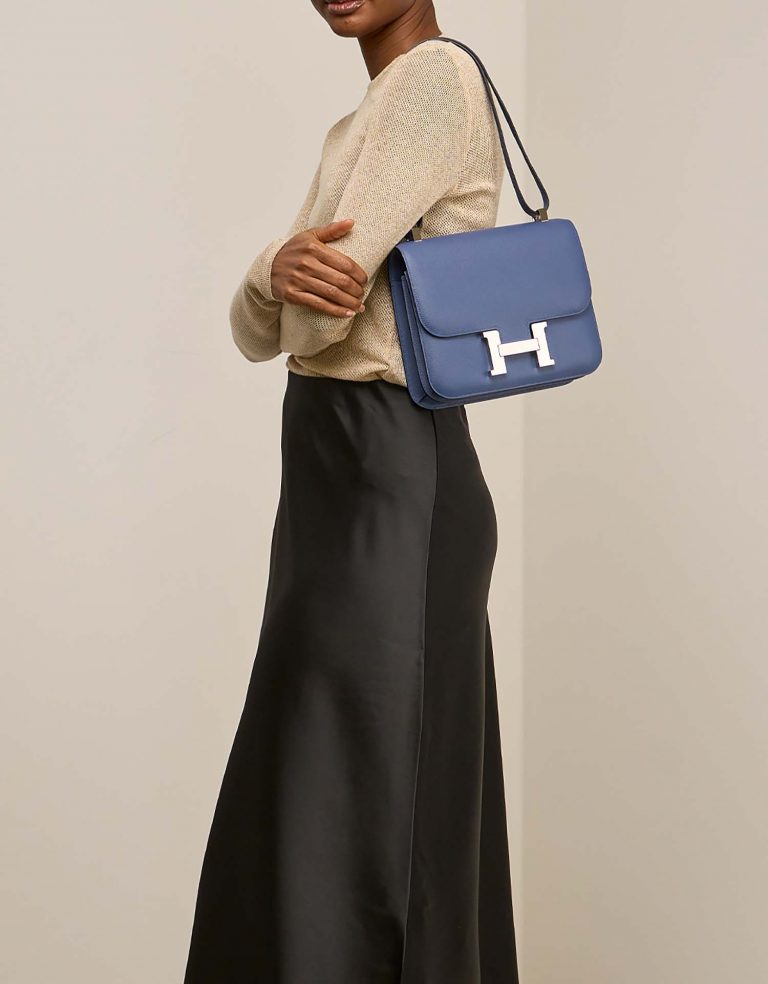 Hermès Constance 24 BleuBrighton on Model | Sell your designer bag on Saclab.com