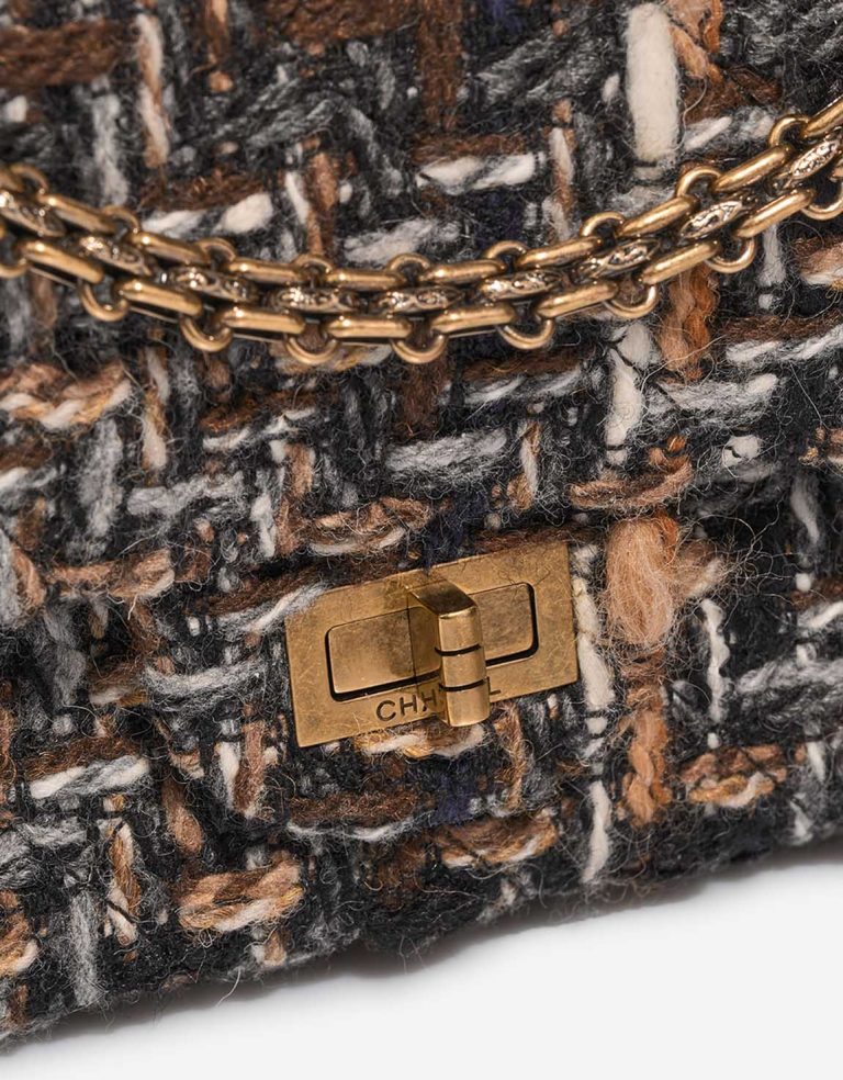Chanel 255Reissue 226 Multicolor Closing System  | Sell your designer bag on Saclab.com