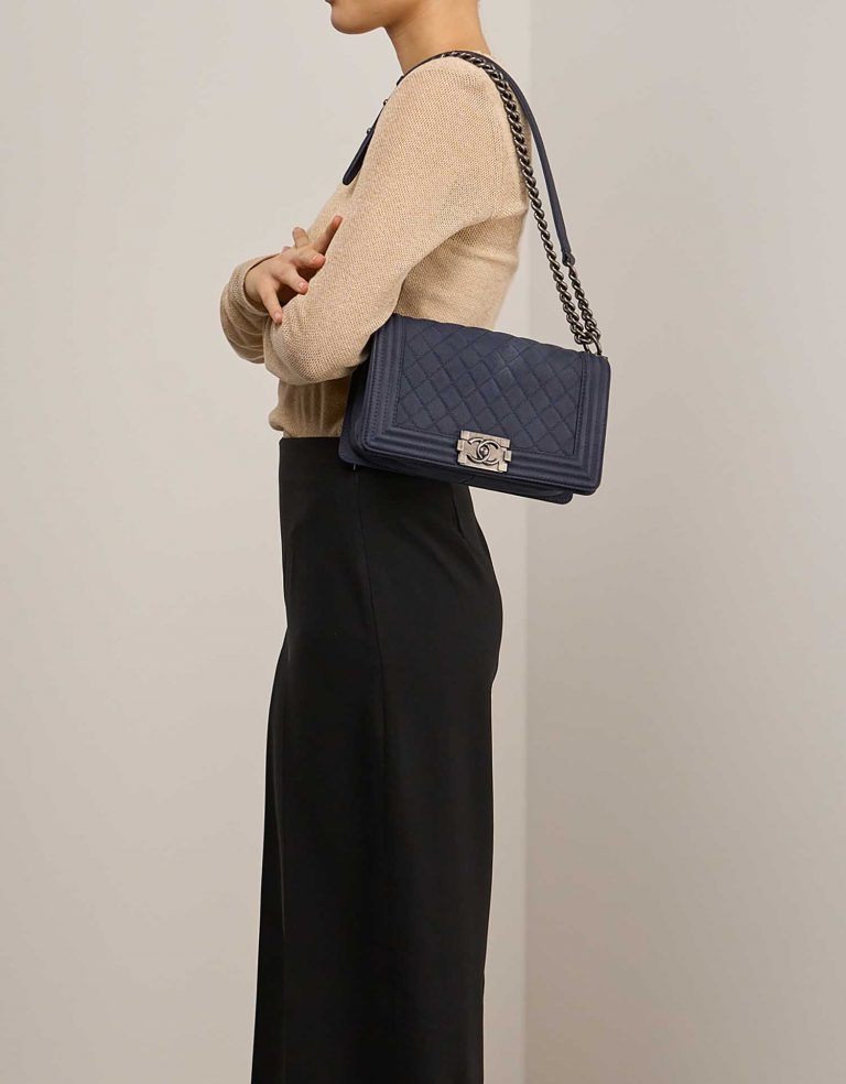 Chanel Boy OldMedium DarkBlue on Model | Sell your designer bag on Saclab.com