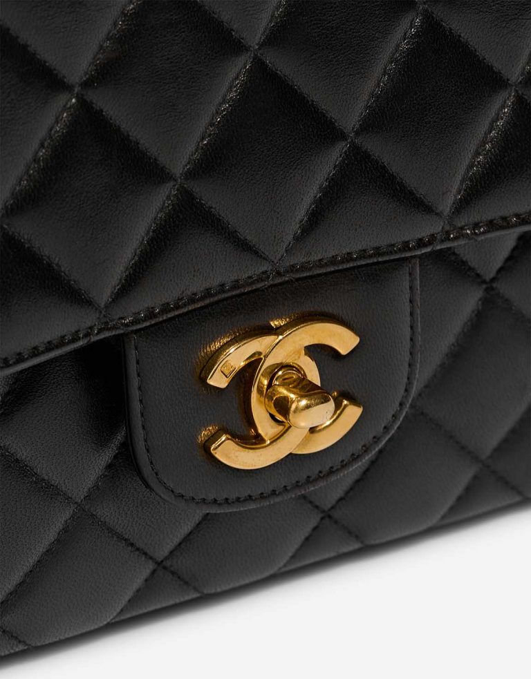 Chanel TimelessHandle Medium Black Closing System  | Sell your designer bag on Saclab.com