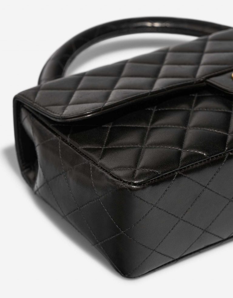 Chanel TimelessHandle Medium Black signs of wear | Sell your designer bag on Saclab.com