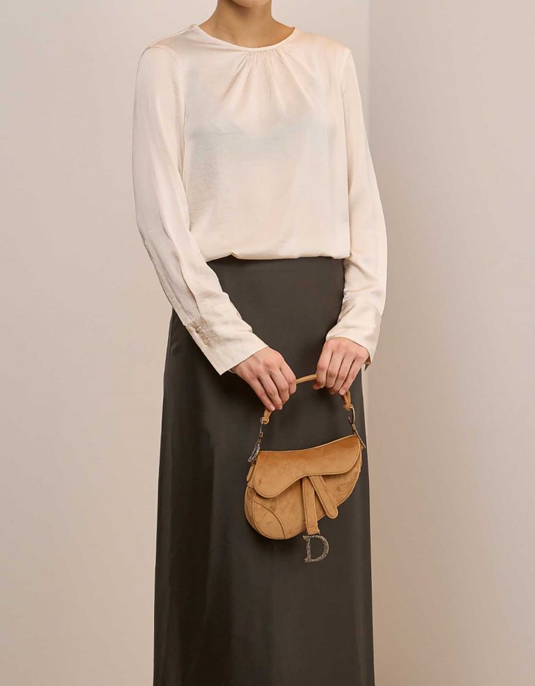 Dior Saddle Mini Camel on Model | Sell your designer bag on Saclab.com