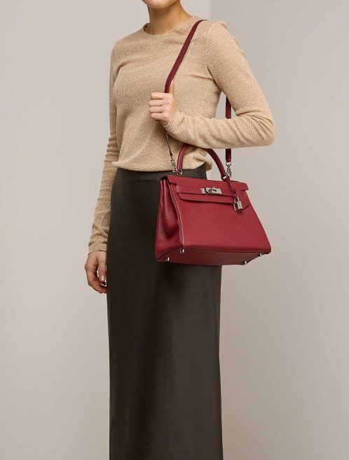 Hermès Kelly HSS 28 Togo Rouge Grenat on Model | Sell your designer bag