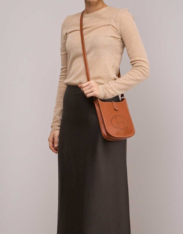 Hermès Evelyne 16 Epsom Gold on Model | Sell your designer bag