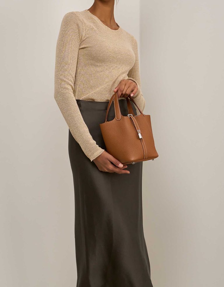 Hermès Picotin 18 Taurillon Clémence Gold on Model | Sell your designer bag