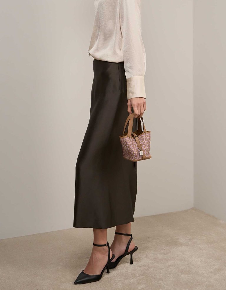 Hermès Picotin 14 Swift Chai Lucky Daisy on Model | Sell your designer bag