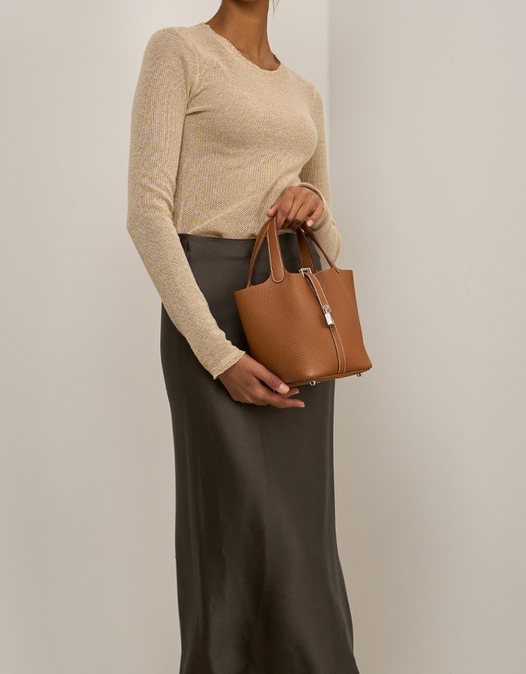 Hermès Picotin 18 Taurillon Clémence Gold on Model | Sell your designer bag