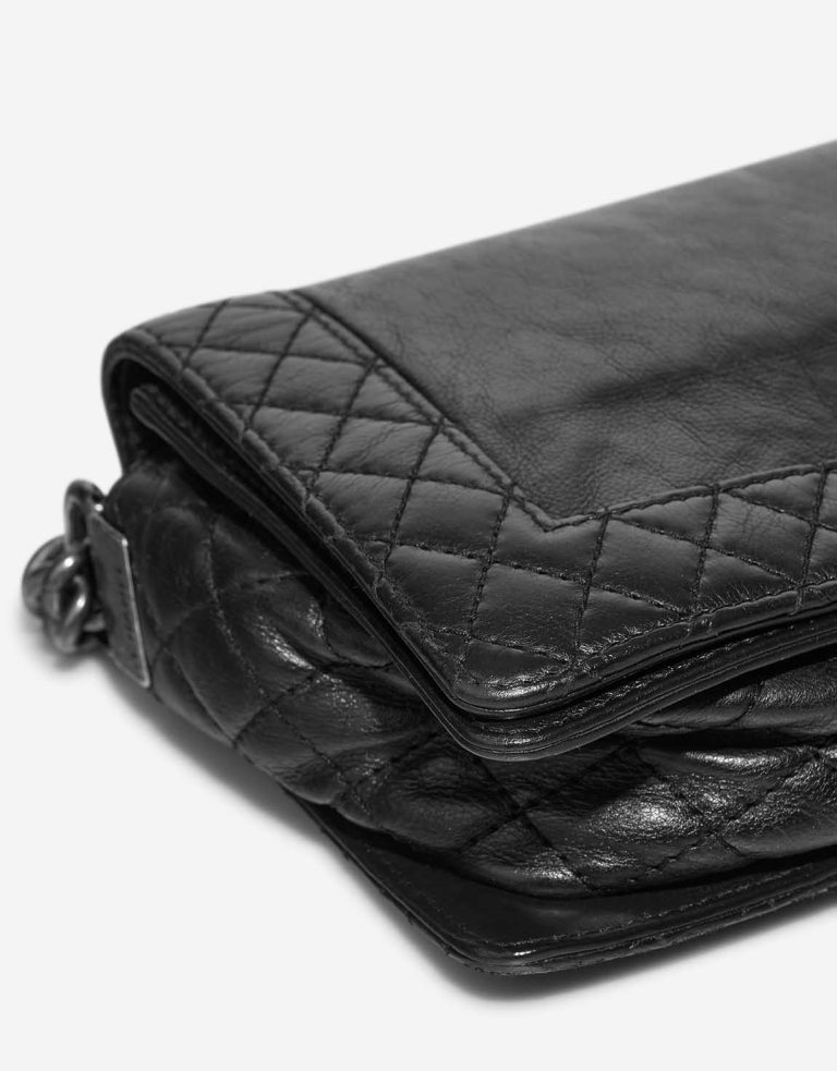 Chanel Boy Old Medium Calf Black Signs of wear | Sell your designer bag