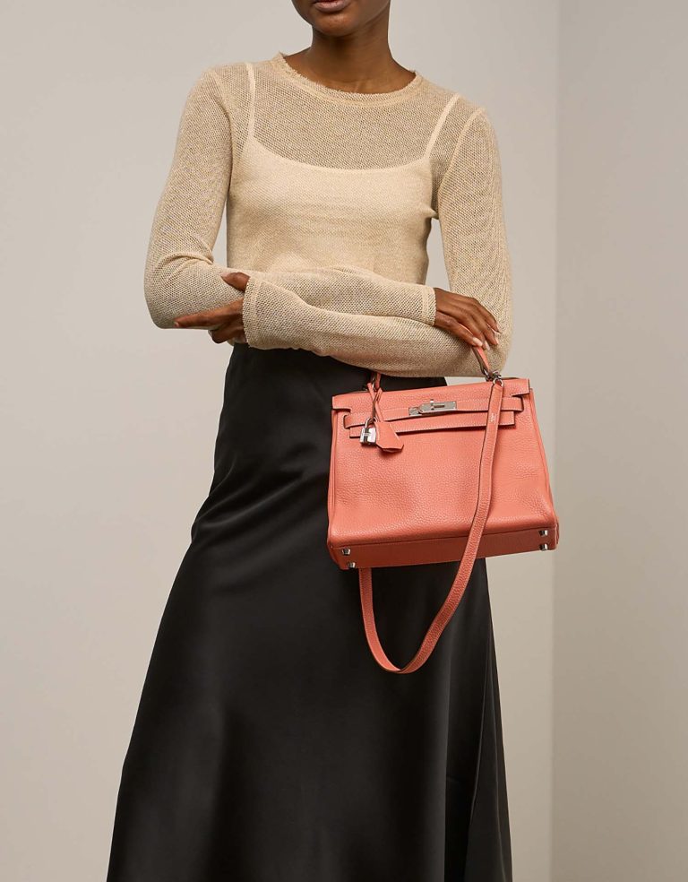 Hermès Kelly 28 Clémence Crevette on Model | Sell your designer bag