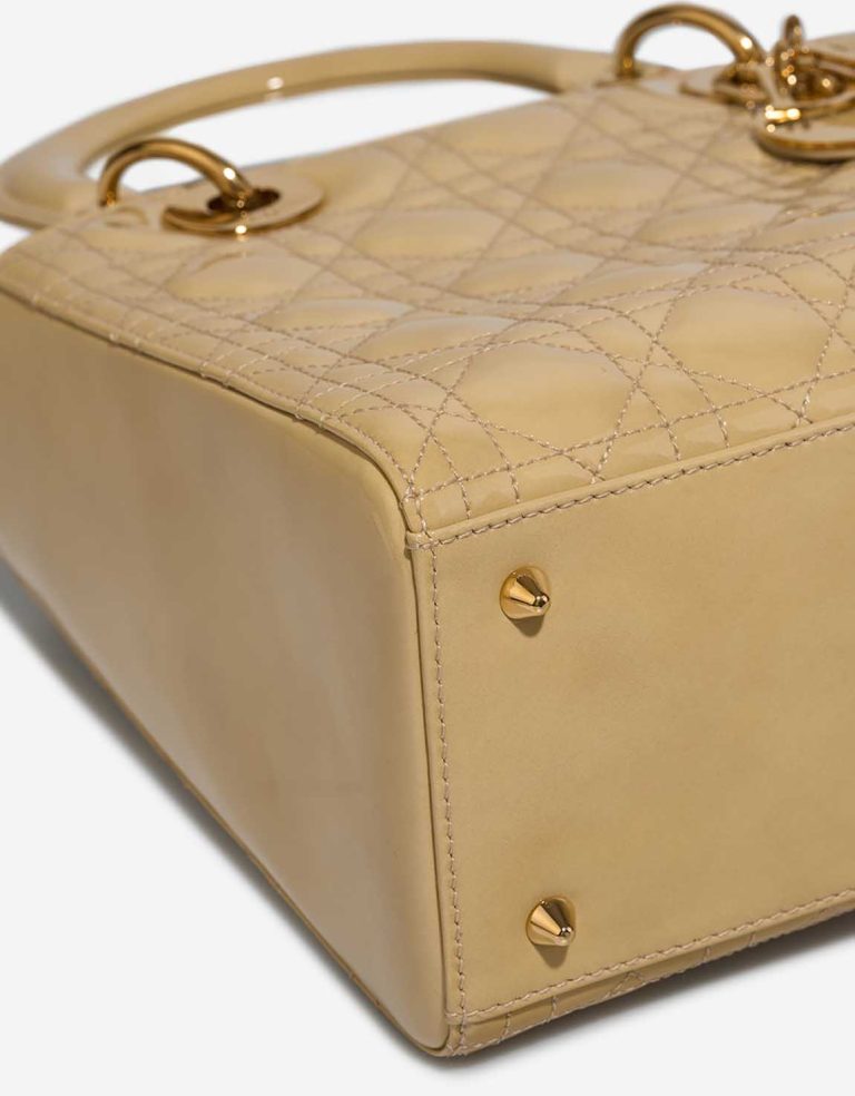 Dior Lady Medium Patent Beige Signs of wear | Sell your designer bag