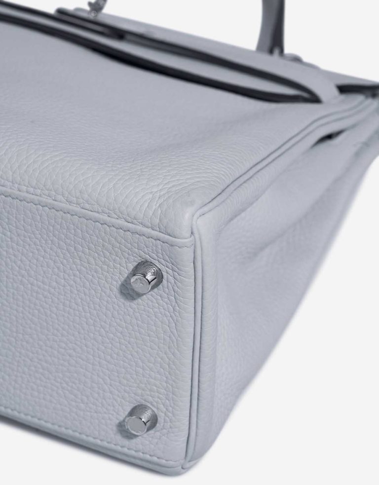 Hermès Kelly 32 Clémence Bleu Pâle Signs of wear | Sell your designer bag