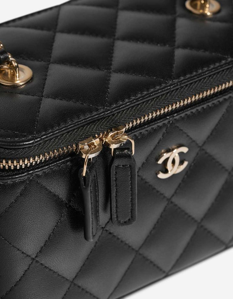 Chanel Vanity Small Lamb Black Closing System | Sell your designer bag