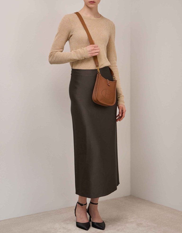 Hermès Evelyne 16 Clémence Gold on Model | Sell your designer bag