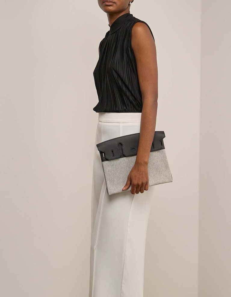 Hermès Birkin 3in1 30 Togo / Toile H / Swift Black / Écru on Model | Sell your designer bag