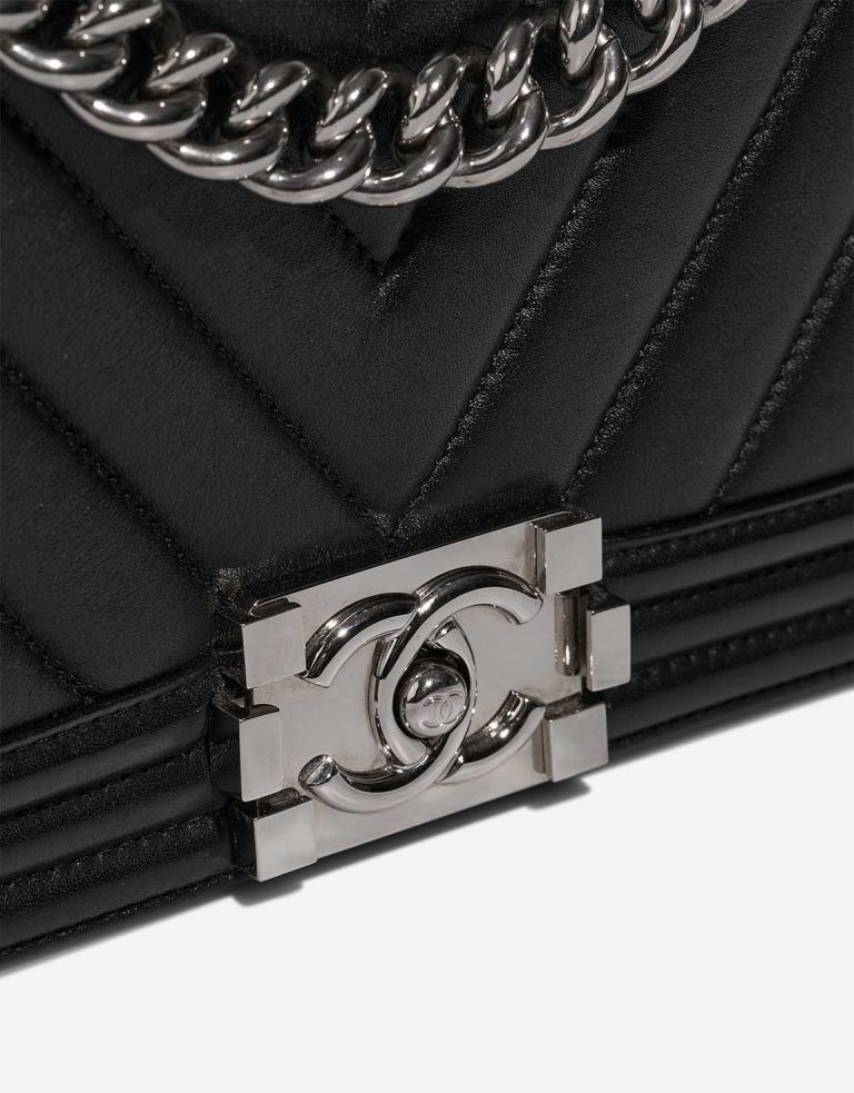 Chanel Boy Old Medium Lamb Black Closing System | Sell your designer bag