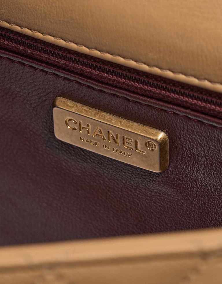 Chanel Timeless Medium Lamb Beige Logo | Vendez votre sac de créateur