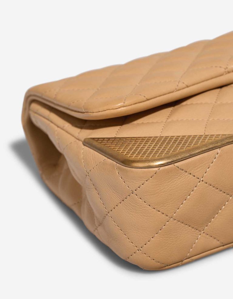 Chanel Timeless Medium Lamb Beige Signes d'usure | Vendez votre sac de créateur