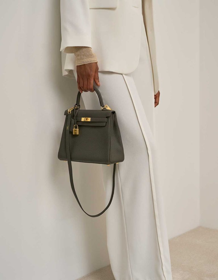 Hermès Kelly 25 Togo Vert de Gris on Model | Sell your designer bag