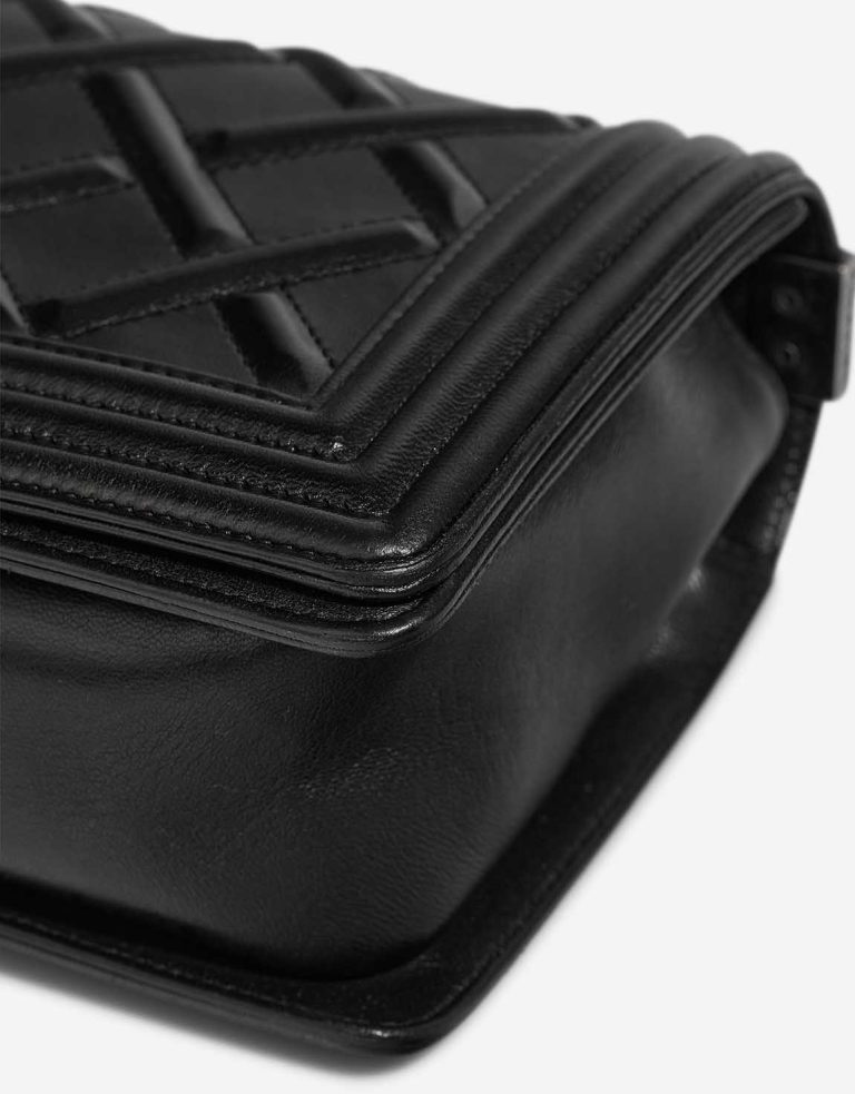 Chanel Boy Old Medium Lamb Black Signs of wear | Sell your designer bag
