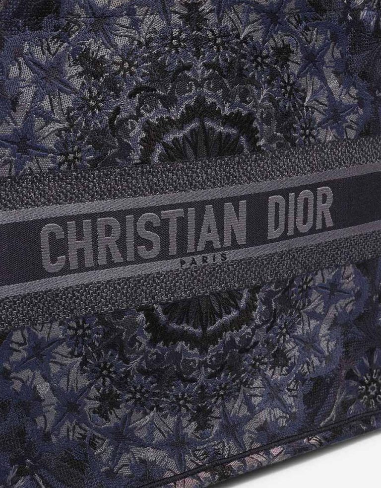 Dior Book Tote Medium Canvas Blue Closing System | Sell your designer bag