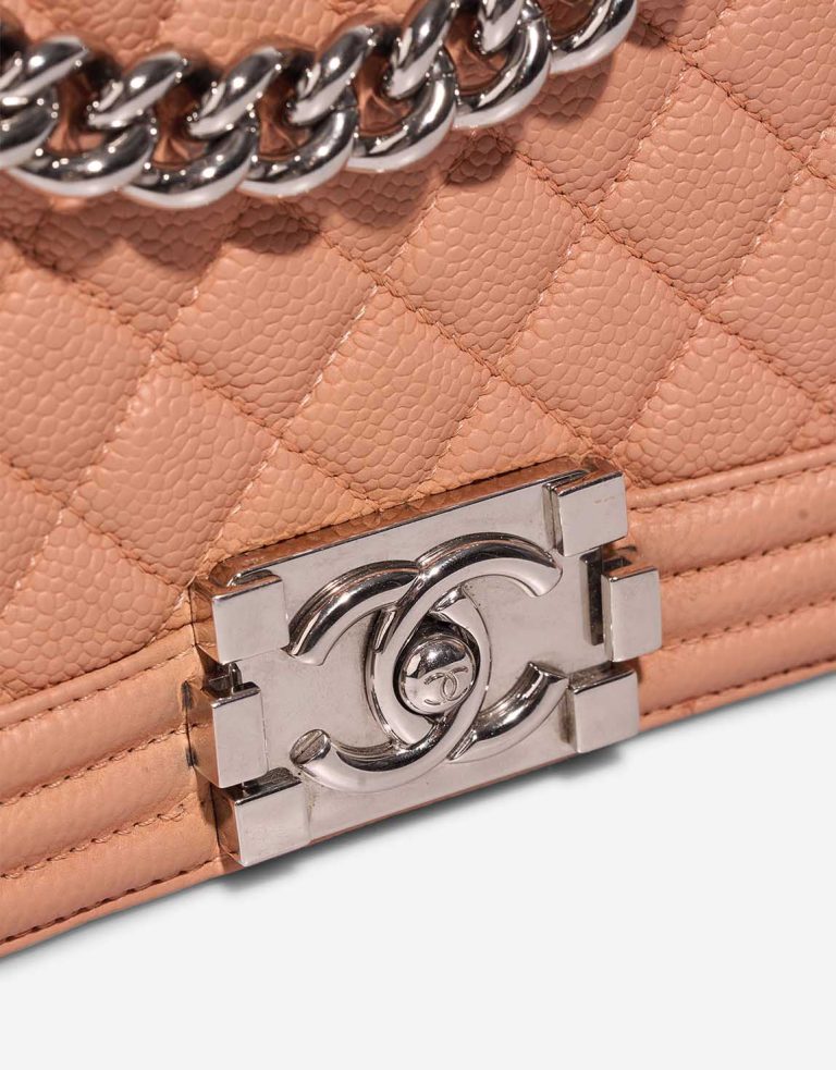 Chanel Boy Old Medium Caviar-Leder Nude Closing System | Verkaufen Sie Ihre Designer-Tasche