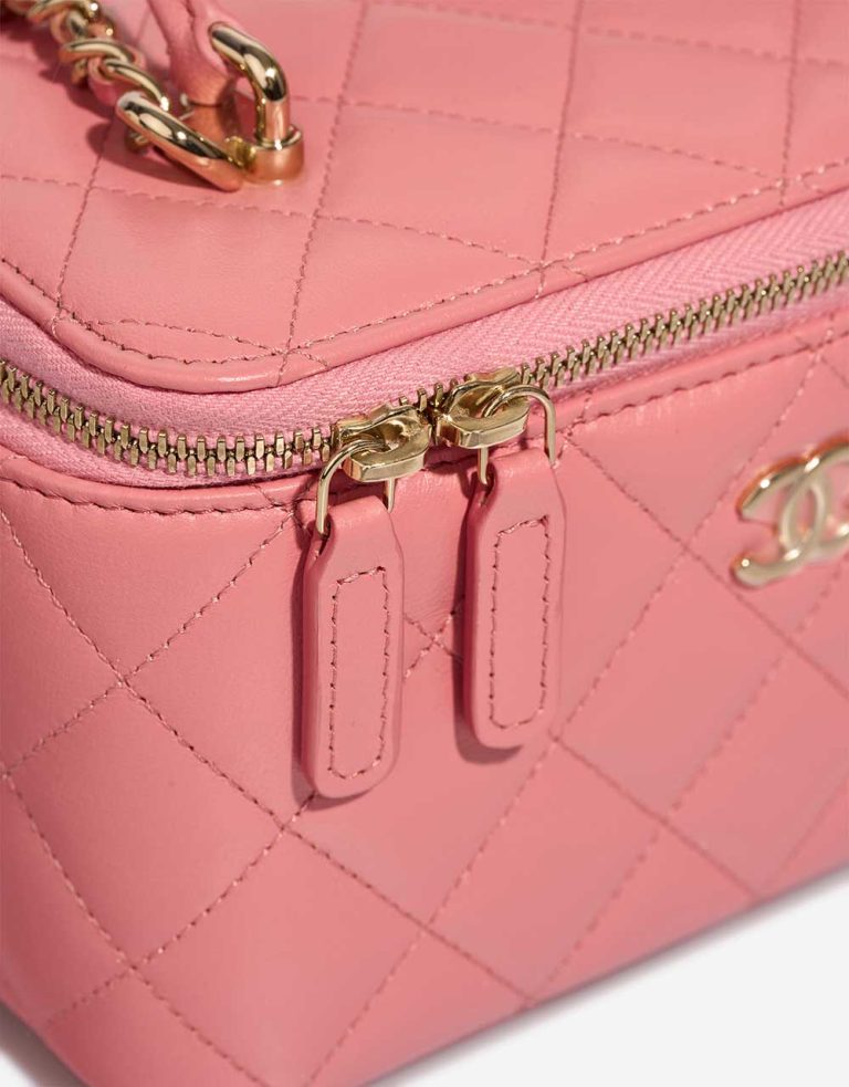 Chanel Vanity Small Lammleder Rosa Verschluss-System | Verkaufen Sie Ihre Designer-Tasche