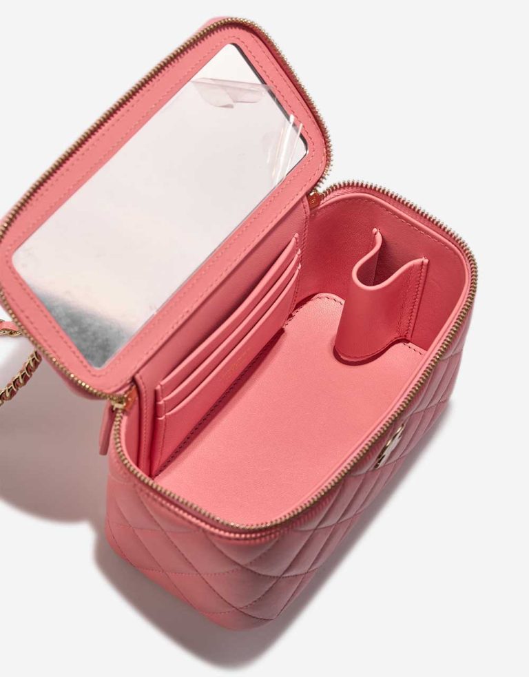 Chanel Vanity Small Lammleder Pink Inside | Verkaufen Sie Ihre Designer-Tasche