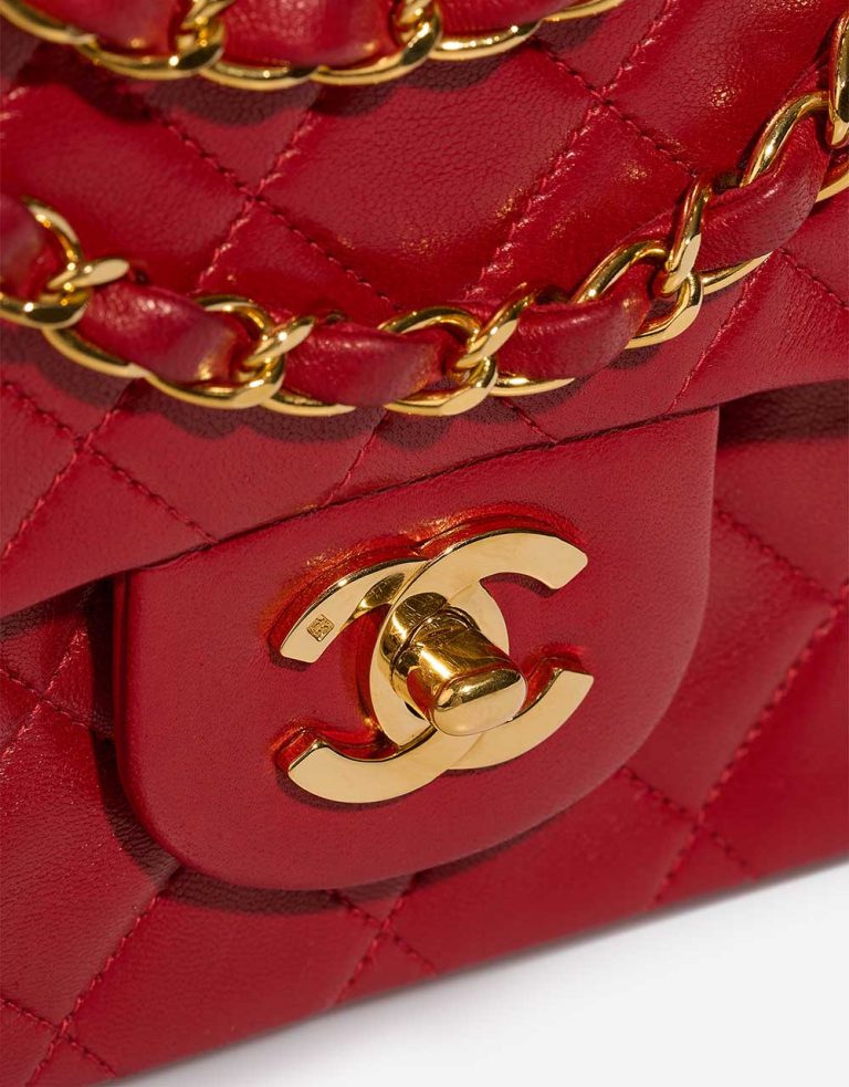 Chanel Timeless Petit agneau rouge Système de fermeture | Vendez votre sac de créateur