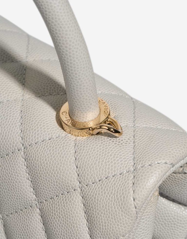 Chanel Timeless Handle Medium Caviar Light Grey Signs of wear | Sell your designer bag