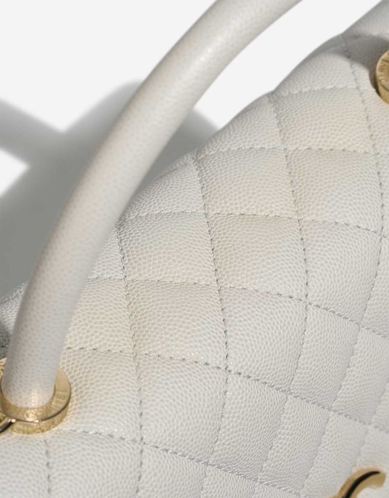 Chanel Timeless Handle Medium Caviar Light Grey Signs of wear | Sell your designer bag