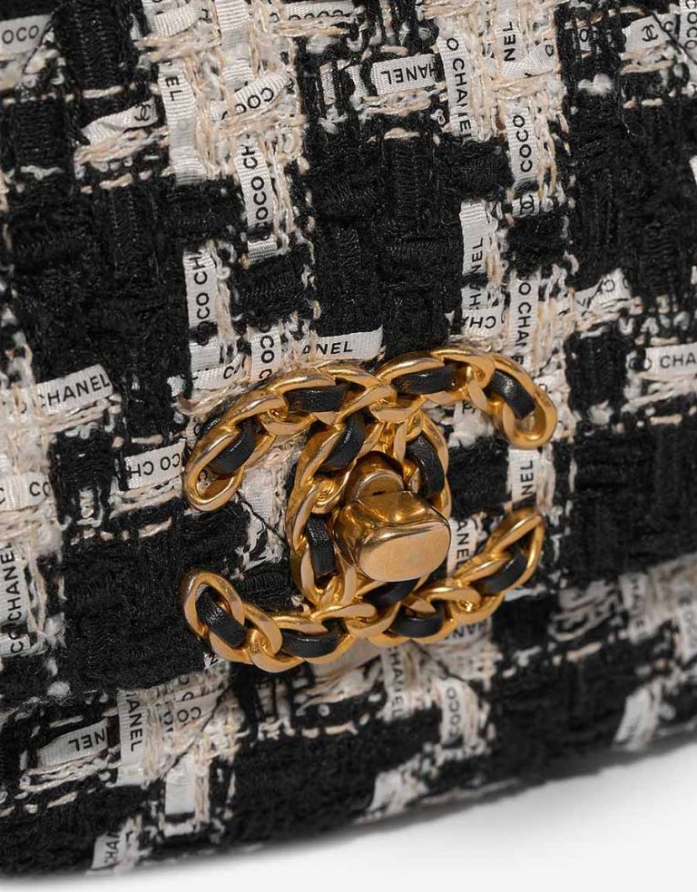 Chanel 19 Maxi Tweed Black / White Closing System | Sell your designer bag
