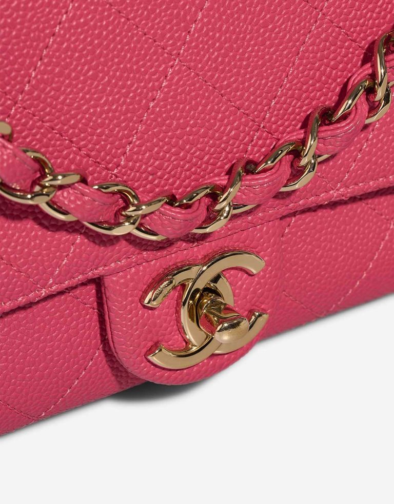 Chanel Timeless City Walk Small Caviar Pink Closing System | Sell your designer bag