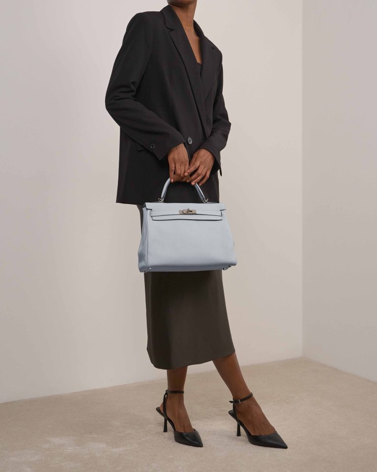 Hermès Kelly 32 Taurillon Clémence Bleu Pale on Model | Sell your designer bag
