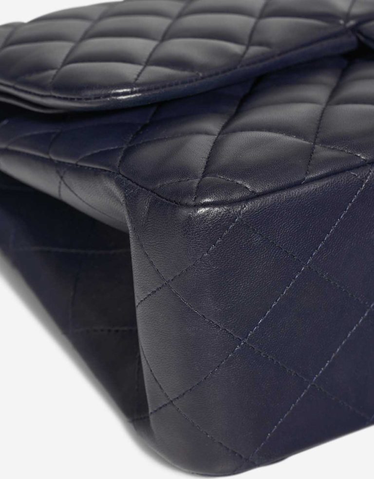 Chanel Timeless Jumbo Lammleder Dunkelblau Gebrauchsspuren | Verkaufen Sie Ihre Designertasche